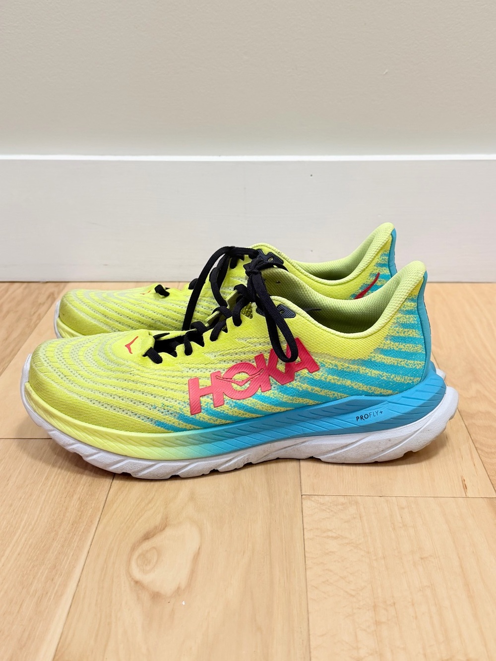 Hoka Women’s Mach 5 Running Athletic Sneakers - Picture 5 of 11